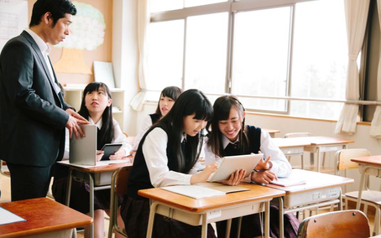 担任と合わない クラスが楽しくない _ 担任が嫌だと言われたら – CXOZ