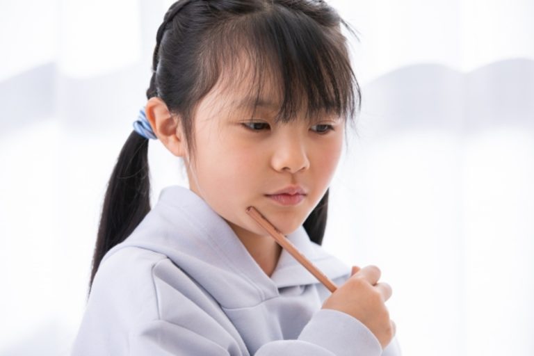 座恐怖症とは何ですか?なぜこれほど一般的になったのでしょうか?