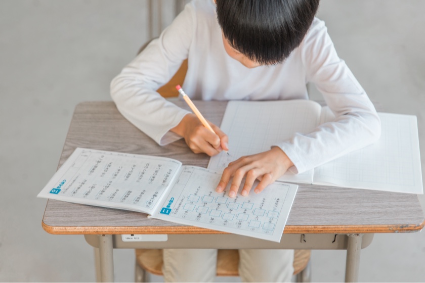 小学生におすすめの漢検ドリルをご紹介！級別の選び方と家庭での効果的な使い方ガイド